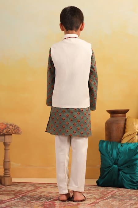 Cute Couture Floral Pattern Bundi & Kurta Set 