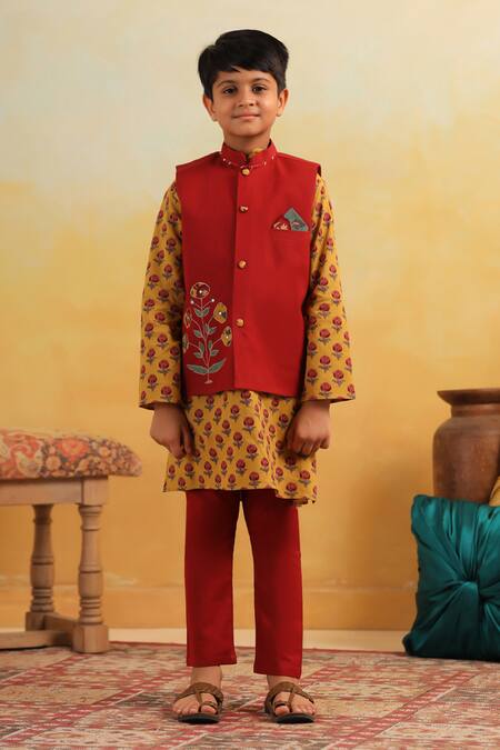 Cute Couture_Yellow Cotton Embroidery, Mirrors Floral Pattern Bundi And Kurta Set _at_Aza_Fashions