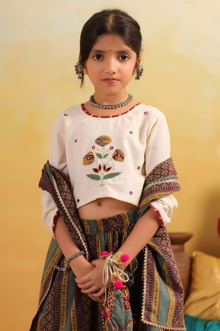 Buy_Cute Couture_Off White Cotton Embroidery, Tassels Floral Pattern Blouse And Lehenga Set _Online_at_Aza_Fashions
