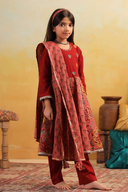 Cute Couture_Maroon Cotton Embroidery, Mirrors, Gota Patti Floral Pattern Kurta Set _Online_at_Aza_Fashions