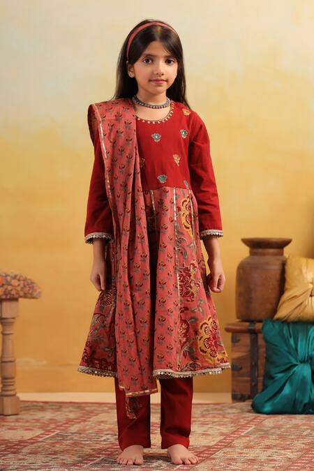 Buy_Cute Couture_Maroon Cotton Embroidery, Mirrors, Gota Patti Floral Pattern Kurta Set _Online_at_Aza_Fashions