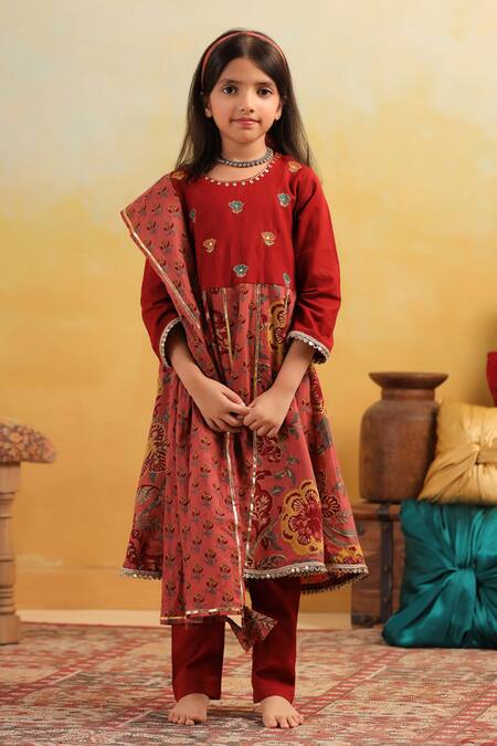 Cute Couture_Maroon Cotton Embroidery, Mirrors, Gota Patti Floral Pattern Kurta Set _at_Aza_Fashions