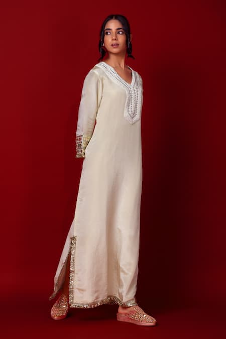 Buy_Label Niyami_Ivory Tissue Embroidery, Mirrors V-neck Hand Kaftan _Online_at_Aza_Fashions