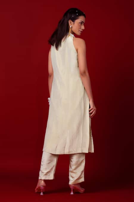 Label Niyami Hand Embroidered Kurta With Pant 