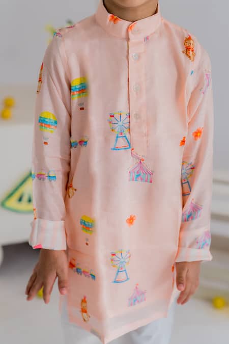 Buy_MR Brat_Peach Muslin, Cotton Carnival Print Kurta With Pyjama _Online_at_Aza_Fashions