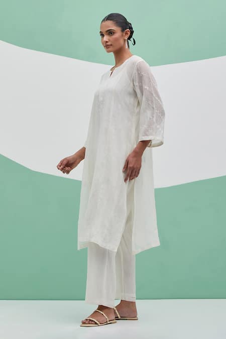 Shop_Priya Chaudhary_White Chanderi Embroidery Split V-neck Aafreen Kurta Set _Online_at_Aza_Fashions