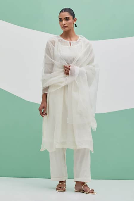 Priya Chaudhary White Chanderi Embroidery Round , Keyhole Tyohar Anarkali Set 