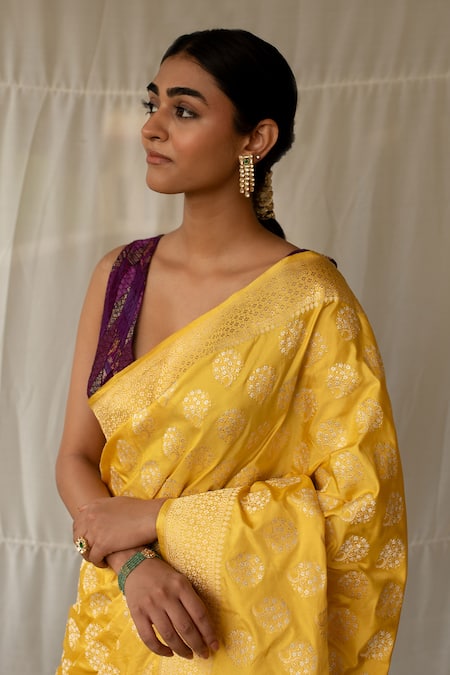 Priyanka Raajiv_Yellow Silk Zari Parakasha Woven Saree With Running Blouse _Online_at_Aza_Fashions