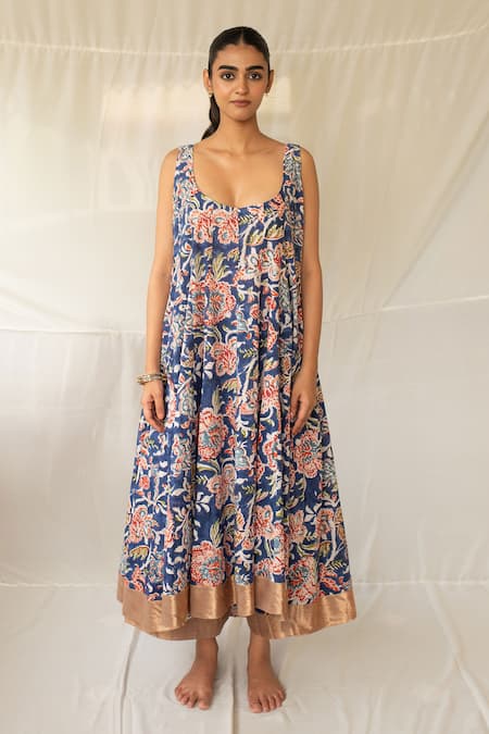 Priyanka Raajiv Blue Cotton, Brocade Scoop Neck Aavni Floral Hand Block Print Kurta With Pant 