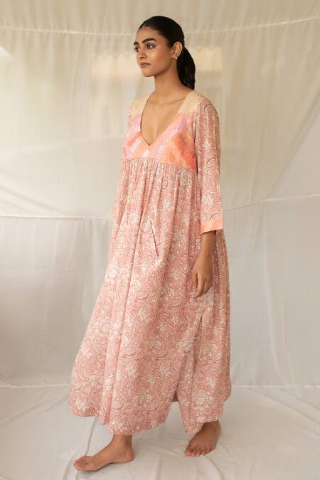 Shop Priyanka Raajiv Pink Handloom , Angika Floral Hand Block Print Kurta With Pant Online at Aza Fashions Shop_Priyanka Raajiv_Pink Handloom , Angika Floral Hand Block Print Kurta With Pant _Online_at_Aza_Fashions