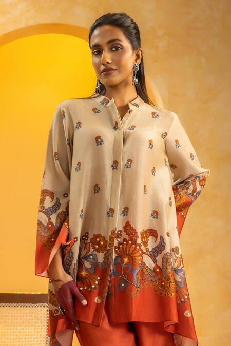 Soup By Sougat Paul_Beige Chanderi Embroidery, Sequins Mandarin Collar Rangtara Zari And Kurta Set _Online_at_Aza_Fashions