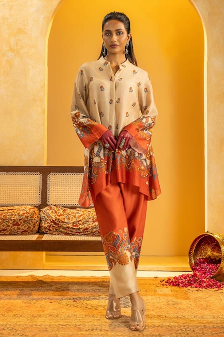 Soup By Sougat Paul Beige Chanderi Embroidery, Sequins Mandarin Collar Rangtara Zari And Kurta Set 