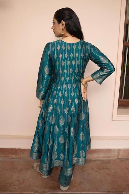 Safaa Surmai Shaam Anarkali Set 