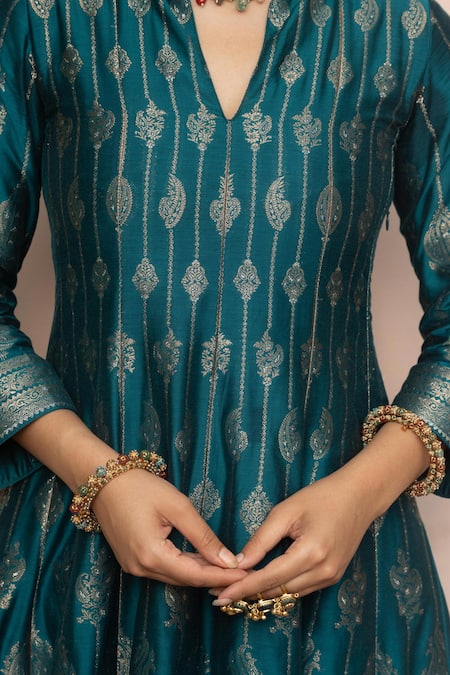 Buy_Safaa_Teal Vegan Silk Zari, Gota Patti, Embroidery V-neck Surmai Shaam Anarkali Set 