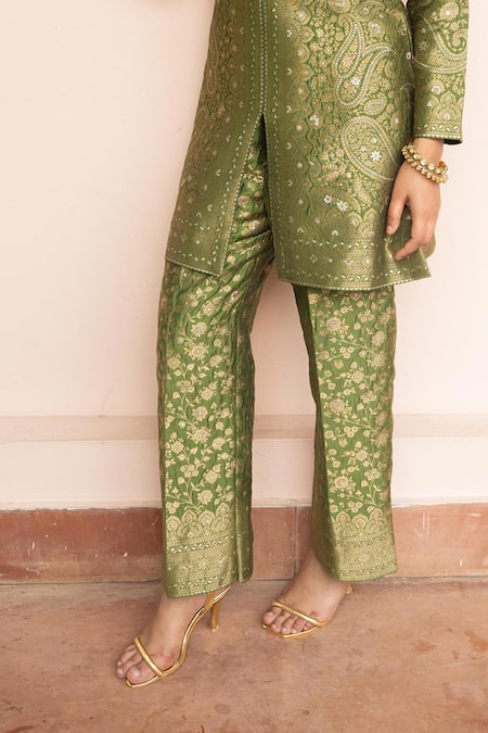 Safaa_Green Vegan Silk Zari, Embroidery Split V-neck Pardesi Geet Kurta And Pant Set _Online_at_Aza_Fashions