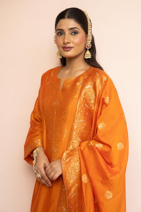 Shop Safaa Mustard Vegan Silk Zari, Embroidery Split Choti Si Kahaani Phiran Kurta Set Online at Aza Fashions Shop_Safaa_Mustard Vegan Silk Zari, Embroidery Split Choti Si Kahaani Phiran Kurta Set _Online_at_Aza_Fashions