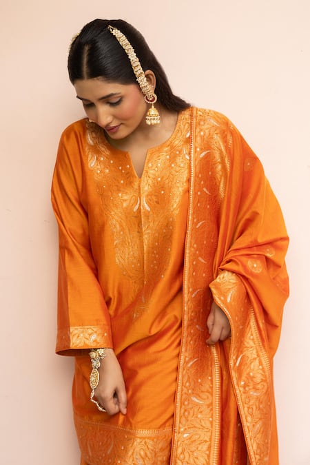 Buy Safaa Mustard Vegan Silk Zari, Embroidery Split Choti Si Kahaani Phiran Kurta Set Buy_Safaa_Mustard Vegan Silk Zari, Embroidery Split Choti Si Kahaani Phiran Kurta Set