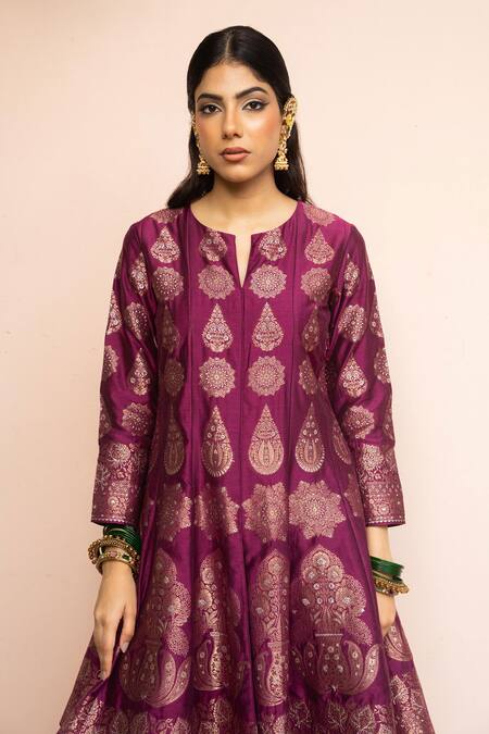 Safaa_Magenta Vegan Silk Zari, Embroidery Split Ke Anarkali Salwar Set _Online_at_Aza_Fashions