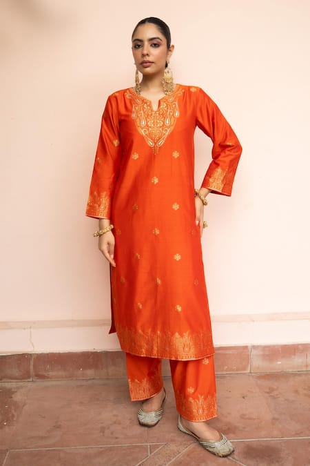 Safaa_Orange Vegan Silk Zari, Embroidery Split V-neck Mehfil E Phiran Kurta Set _Online_at_Aza_Fashions