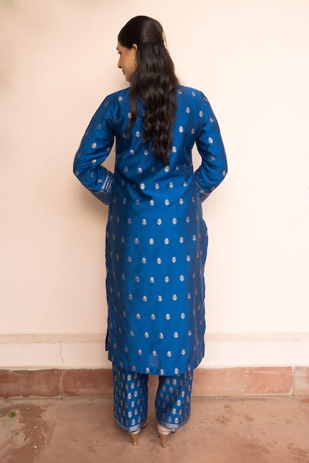 Buy_Safaa_Blue Vegan Silk Zari Round Neck Baithak E Kahaani Kurta Set _Online_at_Aza_Fashions