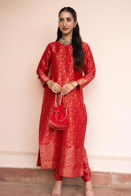 Safaa Red Vegan Silk Zari, Embroidery Round Neck Kangan Ki Khankhar Kurta Set Online at Aza Fashions Safaa_Red Vegan Silk Zari, Embroidery Round Neck Kangan Ki Khankhar Kurta Set _Online_at_Aza_Fashions