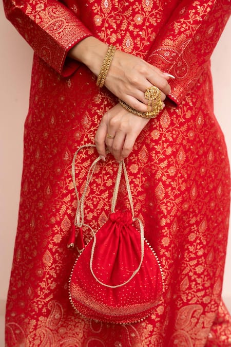 Shop Safaa Red Vegan Silk Zari, Embroidery Round Neck Kangan Ki Khankhar Kurta Set Online at Aza Fashions Shop_Safaa_Red Vegan Silk Zari, Embroidery Round Neck Kangan Ki Khankhar Kurta Set _Online_at_Aza_Fashions