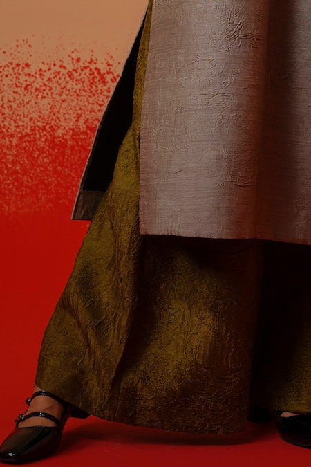 Stoique_Olive Green Silk Root Mysore Pant _Online_at_Aza_Fashions