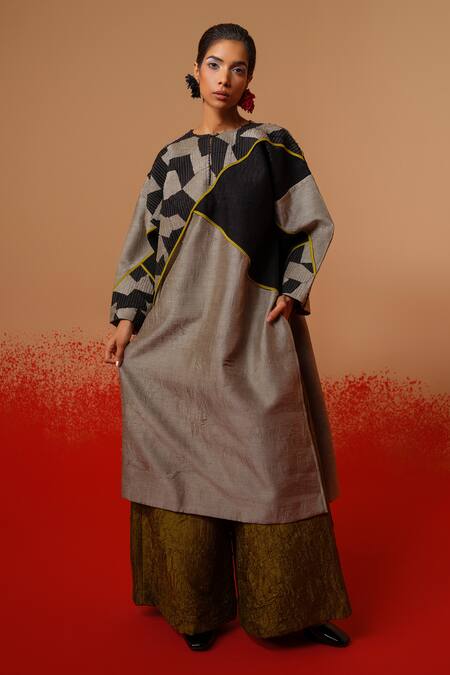 Buy_Stoique_Olive Green Silk Root Mysore Pant _Online_at_Aza_Fashions