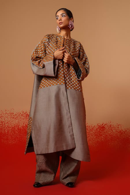 Stoique_Gray Silk Petal Mysore Pant _Online_at_Aza_Fashions