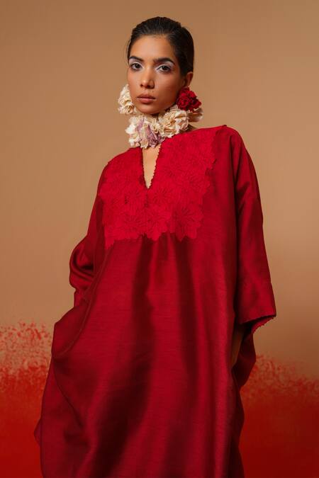 Buy_Stoique_Red Silk Embroidery Split V-neck Beam Mysore Tunic _Online_at_Aza_Fashions