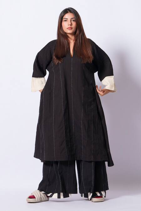 Stoique_Black Cotton Embroidery Split V-neck Dune Pintuck Pattern Tunic _Online_at_Aza_Fashions