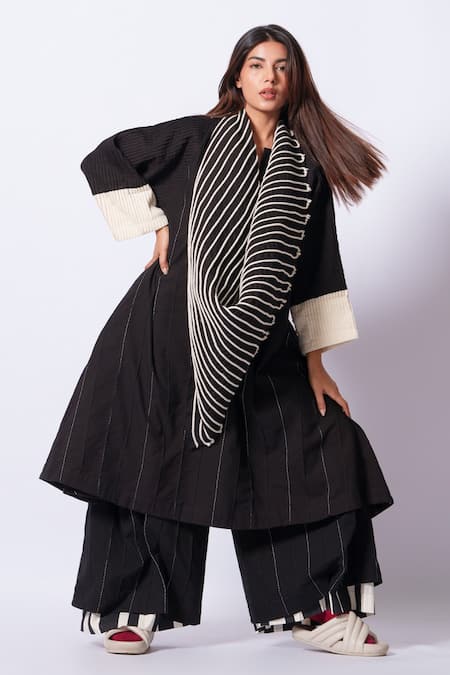 Buy_Stoique_Black Embroidery Dune Abstract Pattern Scarf _Online_at_Aza_Fashions