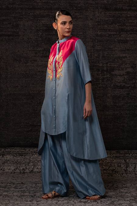 Buy_Eeda_Blue Chanderi Silk Embroidery Mandarin Collar Contrast Yoke Kurta With Pant 