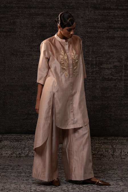 Eeda_Cream Chanderi Silk Embroidery Mandarin Collar Contrast Yoke Kurta With Pant _Online_at_Aza_Fashions