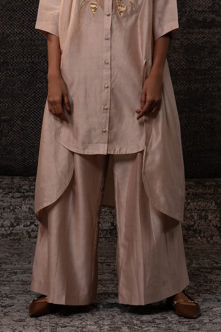 Buy_Eeda_Cream Chanderi Silk Embroidery Mandarin Collar Contrast Yoke Kurta With Pant _Online_at_Aza_Fashions