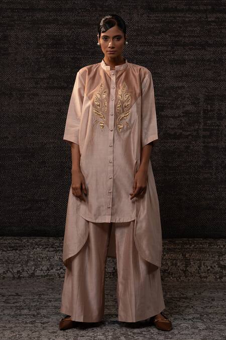 Eeda_Cream Chanderi Silk Embroidery Mandarin Collar Contrast Yoke Kurta With Pant _at_Aza_Fashions