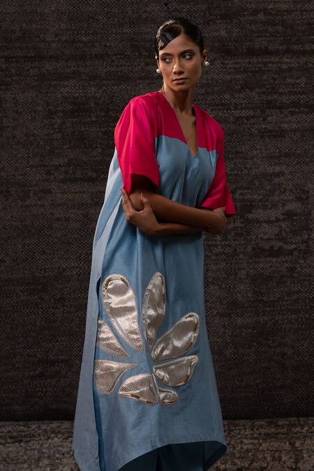 Eeda_Blue Chanderi Silk Applique, Embroidery V-neck Floral Pattern Kurta With Palazzo _Online_at_Aza_Fashions