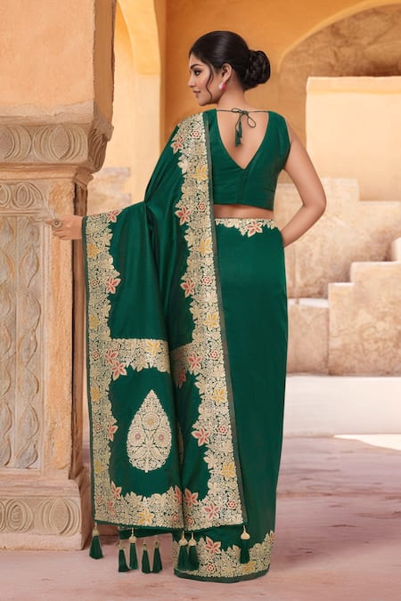 Samyukta Singhania Flora Pattern Saree With Sleeveless Blouse 