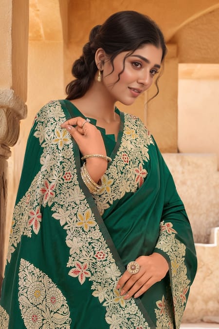 Samyukta Singhania_Green Brocade, Silk Zari, Tassels Flora Pattern Saree With Sleeveless Blouse _at_Aza_Fashions
