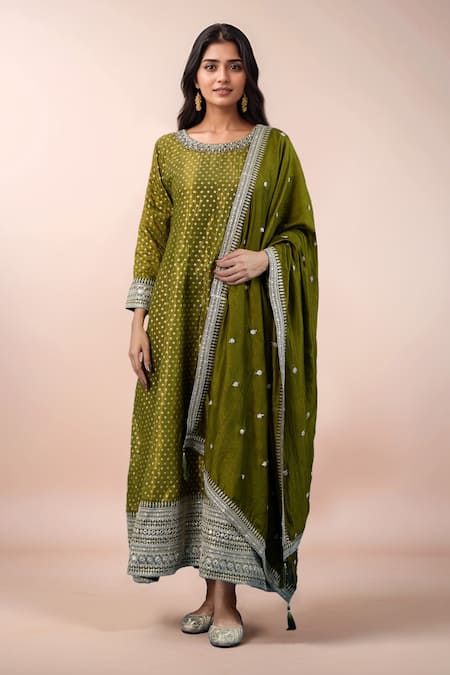 Naintara Bajaj Butti Pattern Flared Kurta Set 