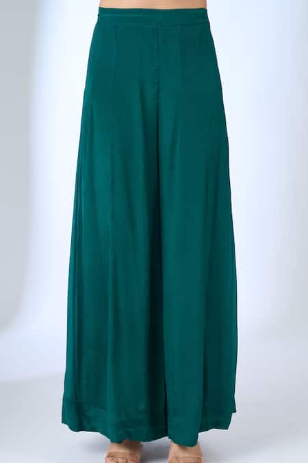 Samyukta Singhania_Green Chinon Embroidery Open , Square Paisley Pattern Cape And Pant Set _at_Aza_Fashions