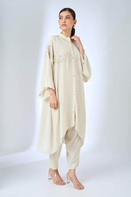 Buy_Samyukta Singhania_Off White Crepe Embroidery Mandarin Collar Floral Kurta And Pant Set _Online_at_Aza_Fashions