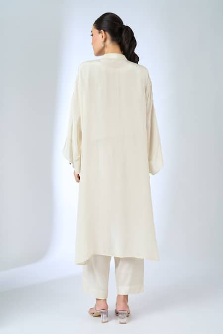 Samyukta Singhania Floral Embroidered Kurta & Pant Set 