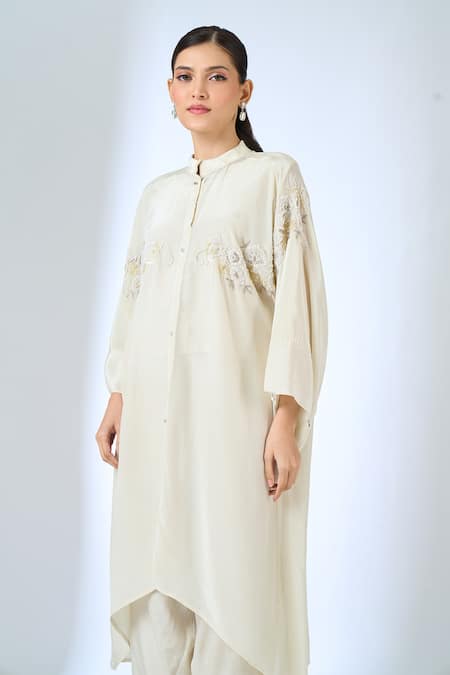 Buy_Samyukta Singhania_Off White Crepe Embroidery Mandarin Collar Floral Kurta And Pant Set 