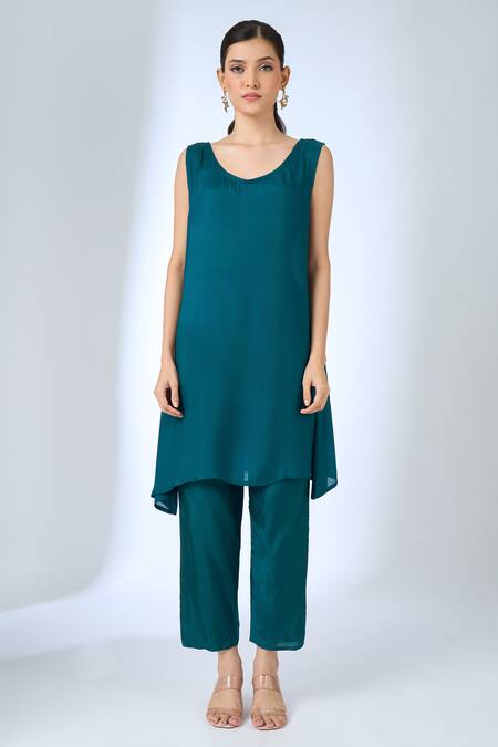 Buy_Samyukta Singhania_Orange Satin Embroidery, Beads Round Neck Ombre Effect Kaftan With Pant _Online_at_Aza_Fashions