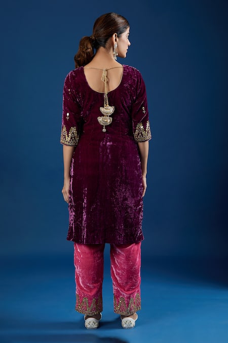 Samyukta Singhania Embroidered Kurta Set