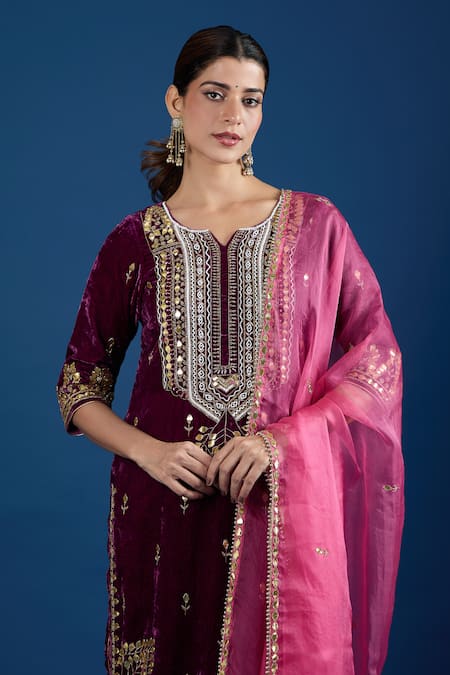 Buy_Samyukta Singhania_Wine Velvet, Organza Zari, Pearls, Embroidery, Gota Patti Split V-neck Kurta Set _Online_at_Aza_Fashions