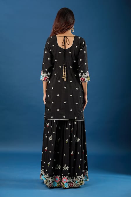 Shop Samyukta Singhania Black Silk, Organza Embroidery, Pearls, Zari Split V-neck Floral Kurta Set at Aza Fashions Shop_Samyukta Singhania_Black Silk, Organza Embroidery, Pearls, Zari Split V-neck Floral Kurta Set _at_Aza_Fashions
