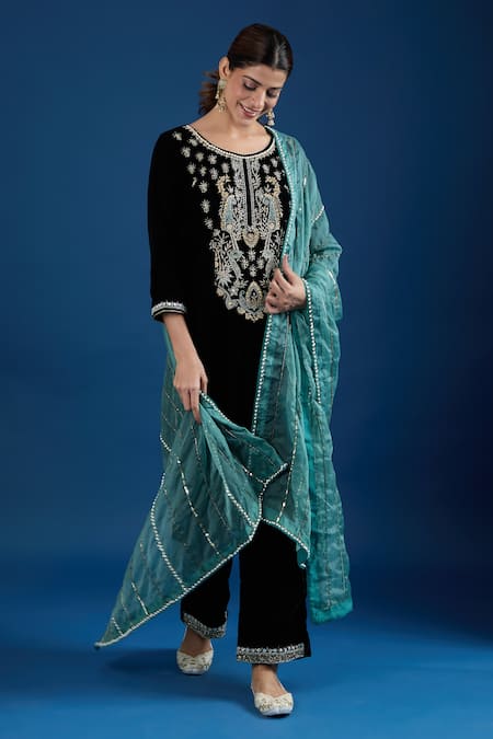Buy Samyukta Singhania Black Velvet, Organza Pearls, Zari, Embroidery, Metallic Thread, Kurta Set Online at Aza Fashions Buy_Samyukta Singhania_Black Velvet, Organza Pearls, Zari, Embroidery, Metallic Thread, Kurta Set _Online_at_Aza_Fashions
