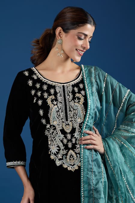 Samyukta Singhania Black Velvet, Organza Pearls, Zari, Embroidery, Metallic Thread, Kurta Set at Aza Fashions Samyukta Singhania_Black Velvet, Organza Pearls, Zari, Embroidery, Metallic Thread, Kurta Set _at_Aza_Fashions